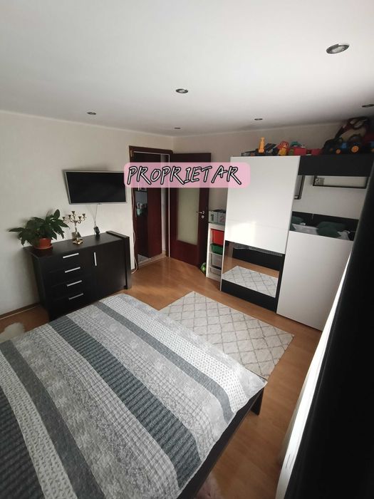 Vând apartament cu doua camere în zona Bucovinei.