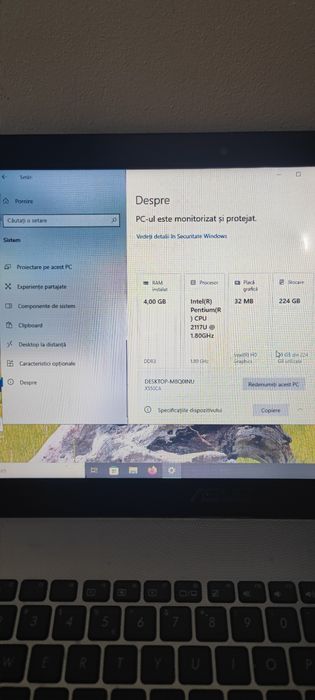 Leptop  ASUS ,,4 ram ,256 gb ,15.6 "