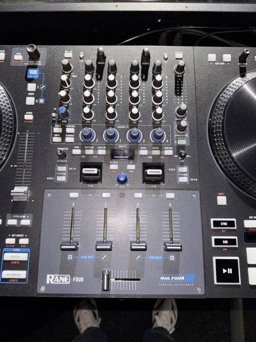 продам dj контроллер Rane four