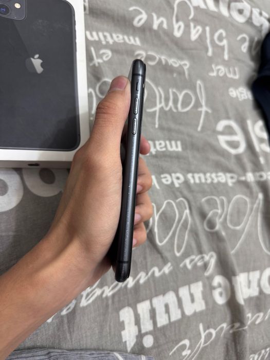 Продам айфон 11 128 Iphone 11