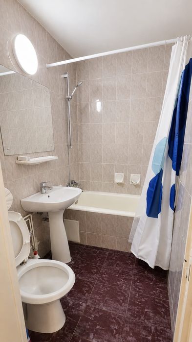Vand apartament cu 2 camere zona Victoriei