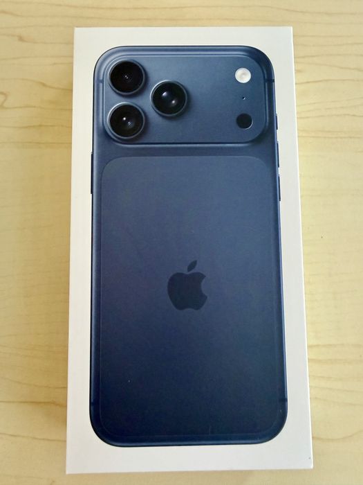 Apple Iphone 17 Pro Max 256 deep blue