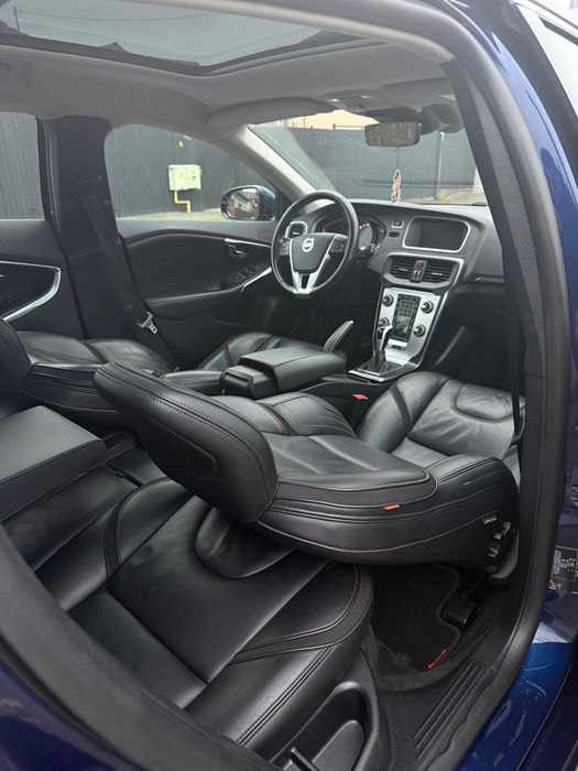 Volvo V40 D2 Euro 6 2.0 diesel Ocean Race Panoramic