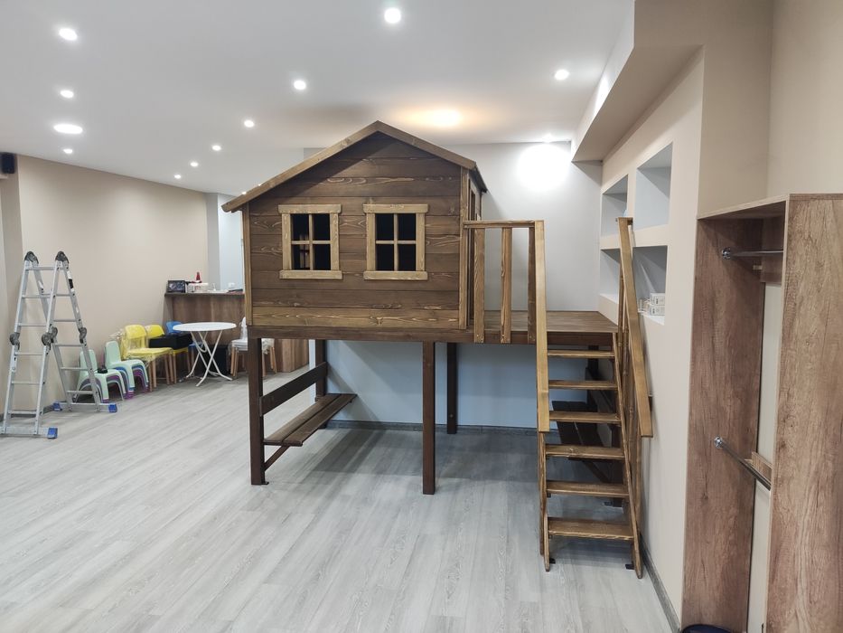 Дървена детска къщичка