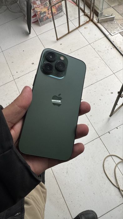 Iphone 13 pro green