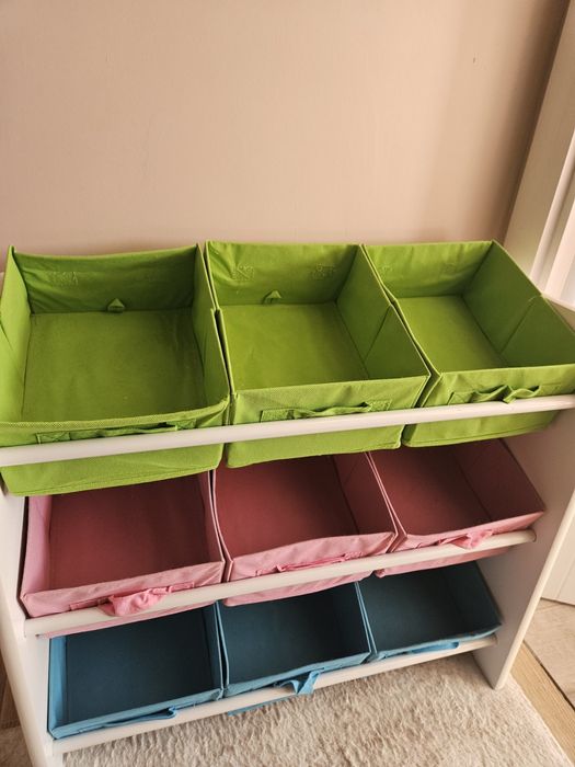 Дървена етажерка