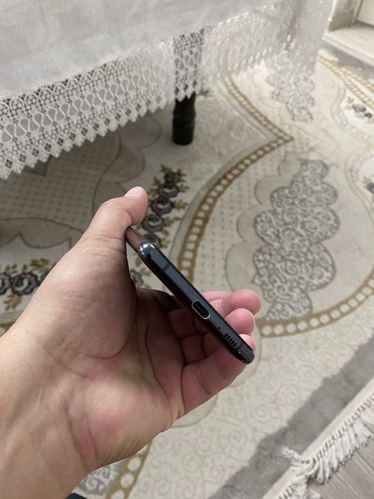 Самсунг С10 лайт.