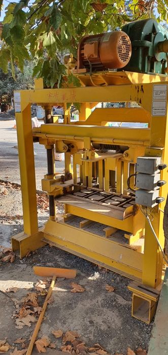 Шлакаблок апарат сотилади янги ишламагаг 17×35 колипи