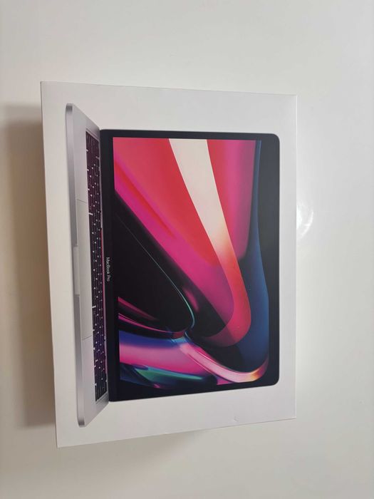 De vanzare MACBOOK PRO 13-inch, 8GB, 512 GB SSD, silver, cutie originala, 2020