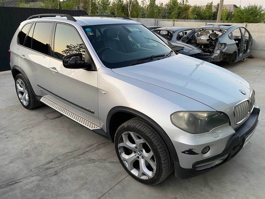 Dezmembrez BMW X5 E70 3.0sd 286cp 2008