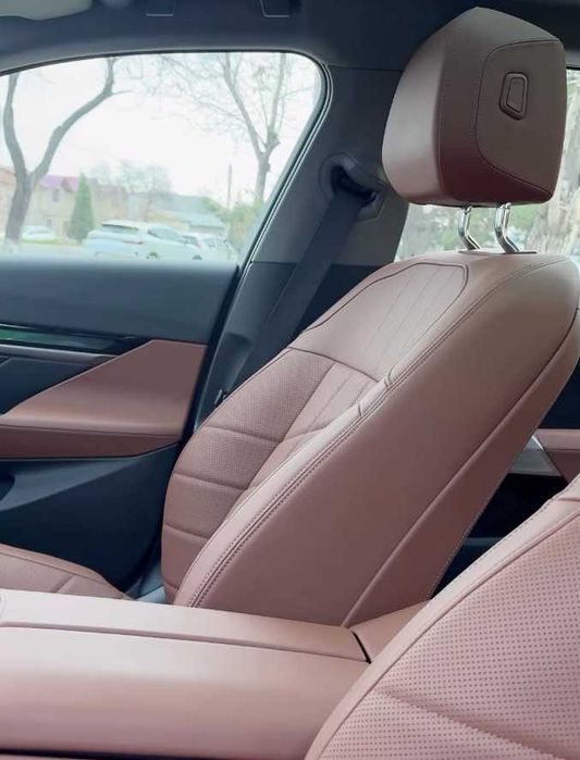 BMW i5 35L  2024г! Темно Синий!! 18 тыс км пробега! Чистая краска!