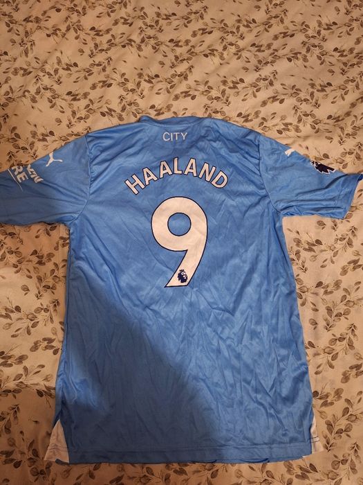 Тениска на Manchester City и на Milan