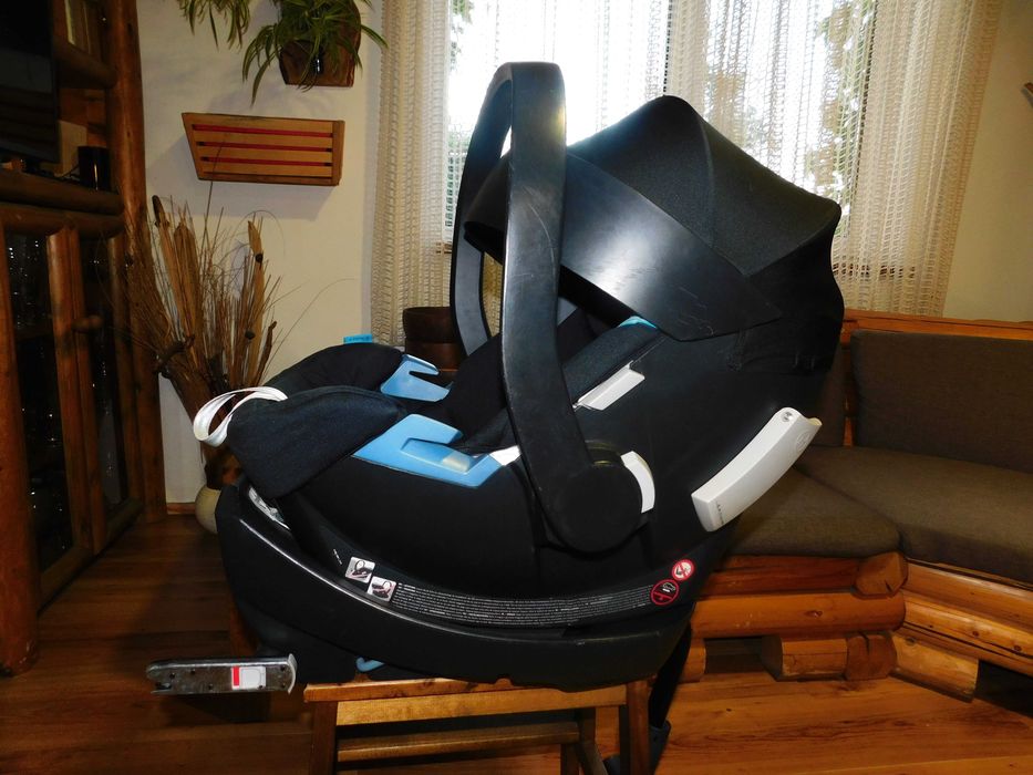 Pachet Cybex: Scoica Cybex Aton 4 + bază Isofix