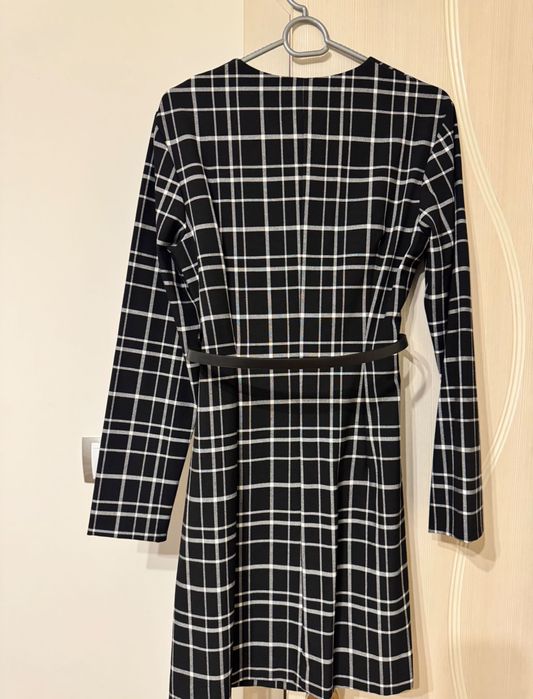 Дамска рокля  с колан на Mohito