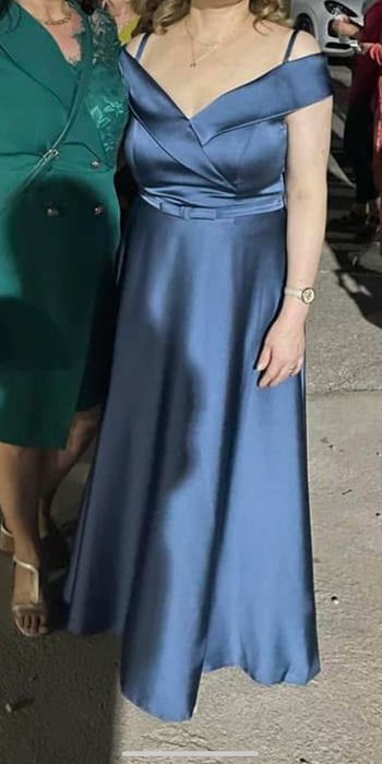 Дълга сатенена рокля