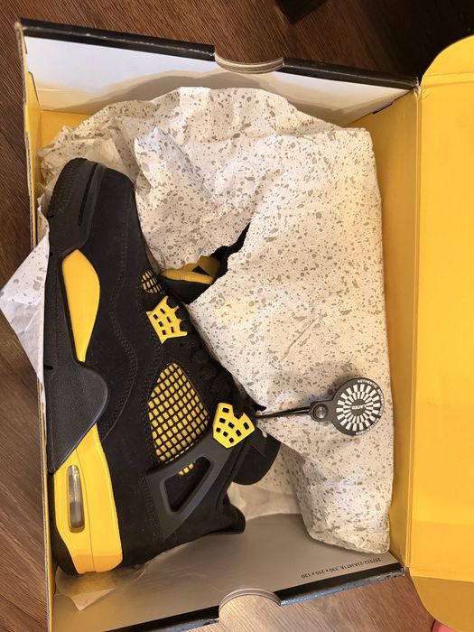 AIR Jordan 4retro -negru cu galben