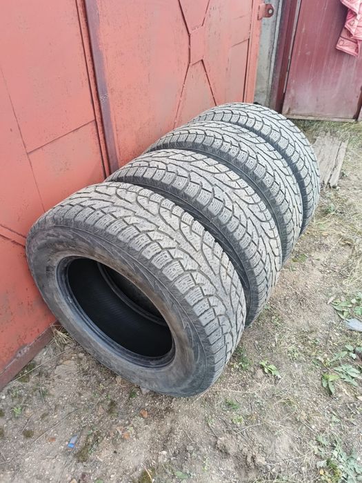 Продам зимнюю резину 265/65 R17