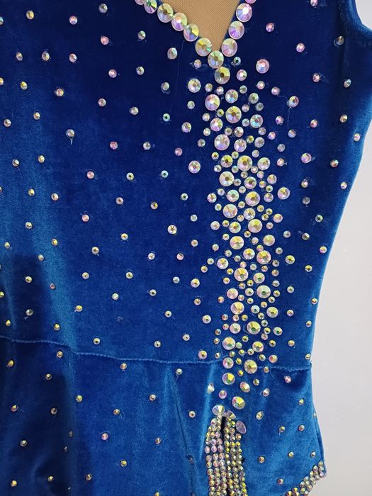 Costum gimnastică ritmică