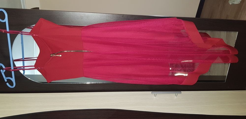 Rochie roșie de ocazie
