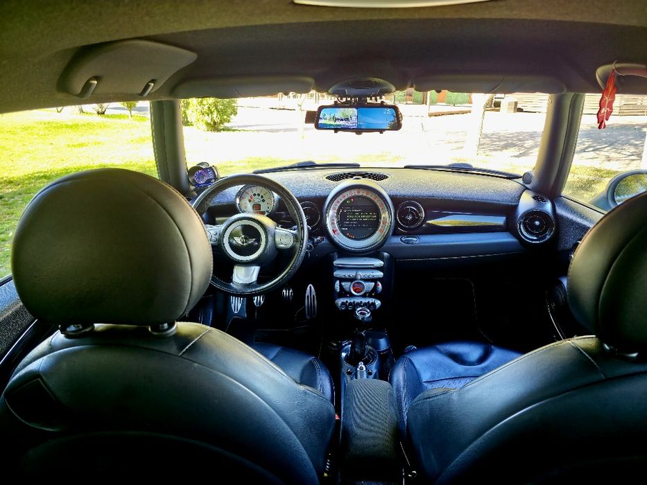 Mini Cooper  John Cooper Works 250cai îngrijită ca la carte pentru pasionati