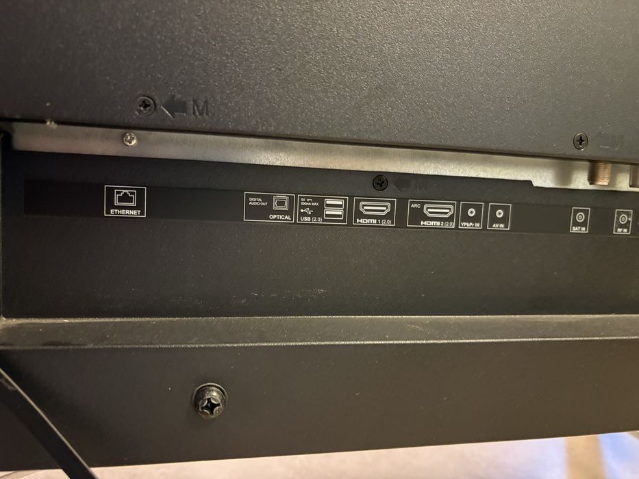 TV smart 4k Sharp, diagonala 102cm