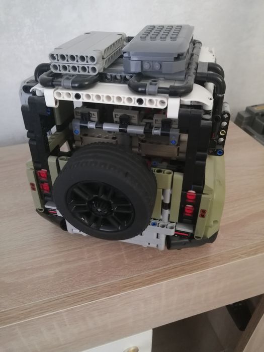 Lego technic Landrover Defender 42110