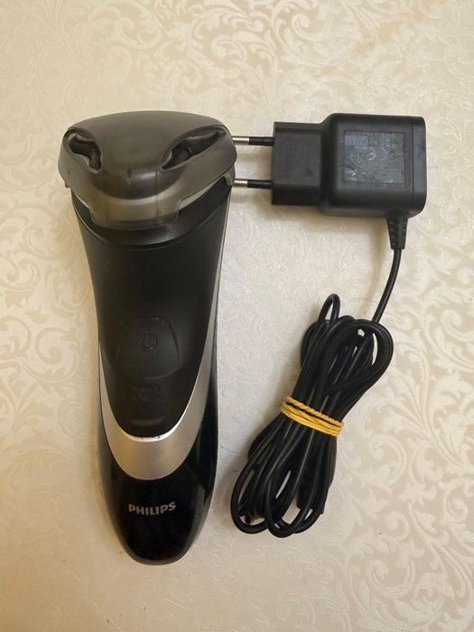 Электробритва Philips PT739 (б/у, в хорошем состоянии)
