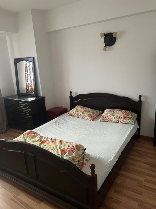 Vand apartament 3 camere