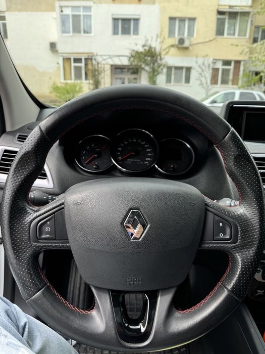 Renault Megane 3 GT-line/Alb perlat/Lane Assist/Bixenon/Panoramic/Bose