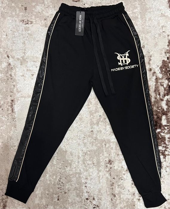 Vând compleu nou de bărbați Made by Society