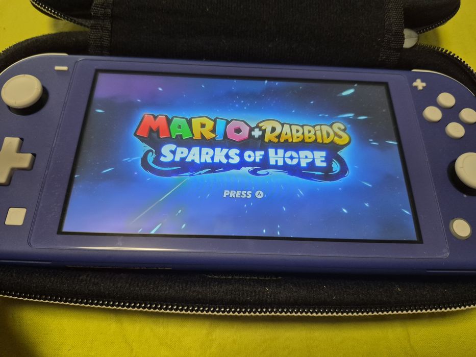 Конзола Nintendo Switch Lite + игра Mario + Rabbids Sparks of Hope