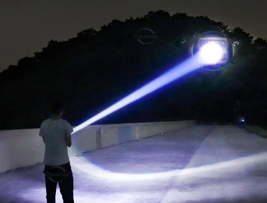 Ручной мощный прожектор - фонарь