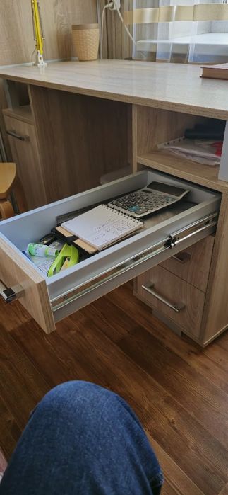 Стол письменный продам