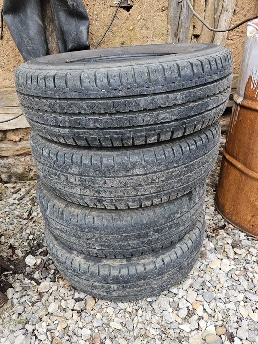 Бусови гуми 16 ки