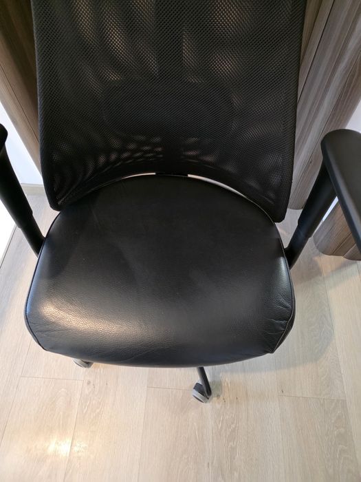 Scaun rotativ cu brațe, negru, piele, ikea