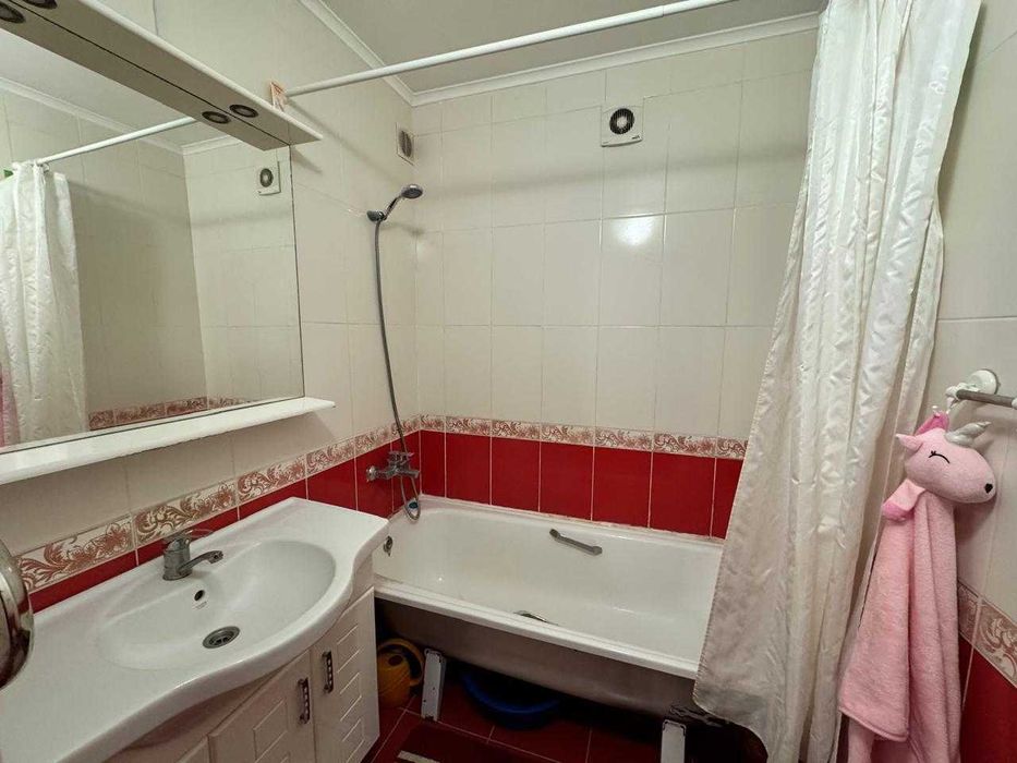 продам 4х комнатную квартиру