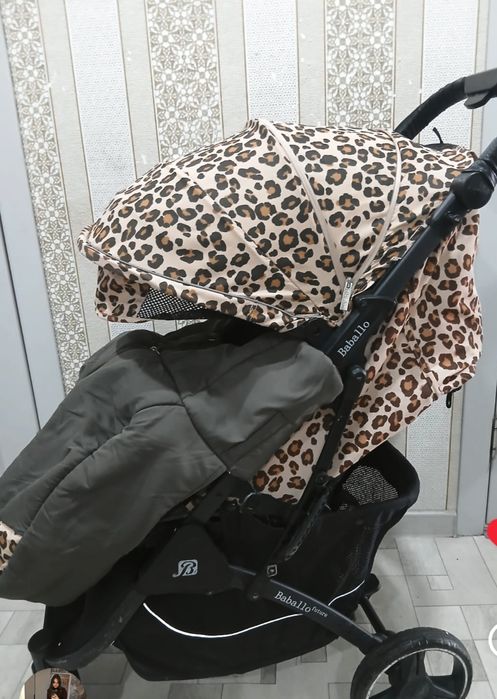 Продам прогулочную коляску