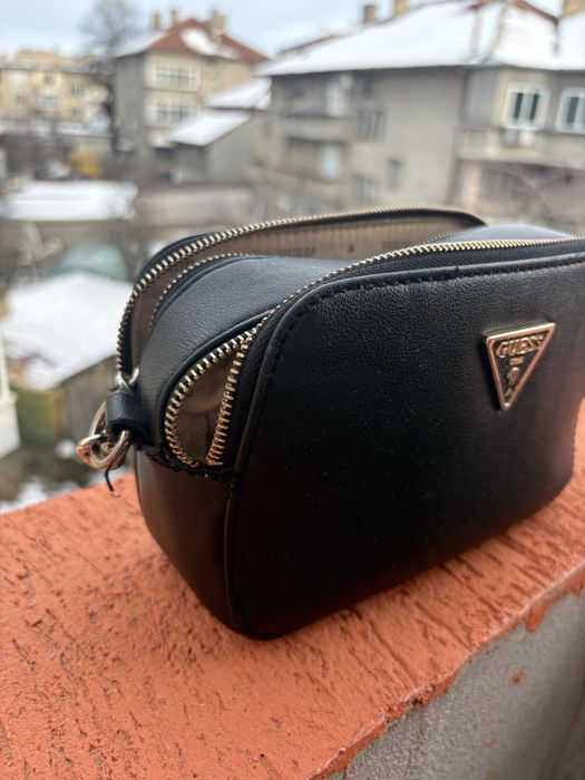 Оригинална чанта Guess