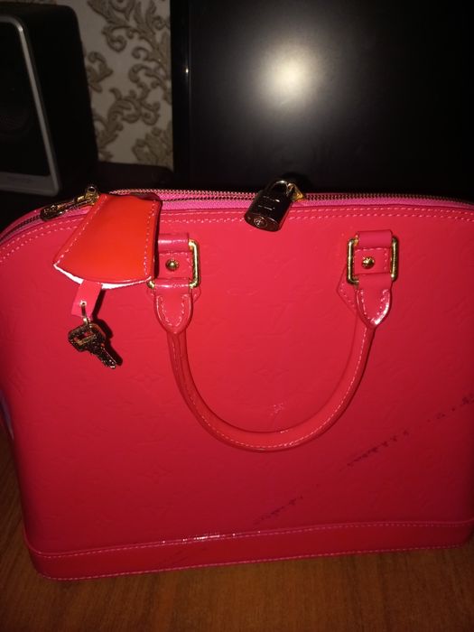 Lois Vuitton Alma оригинал недорого