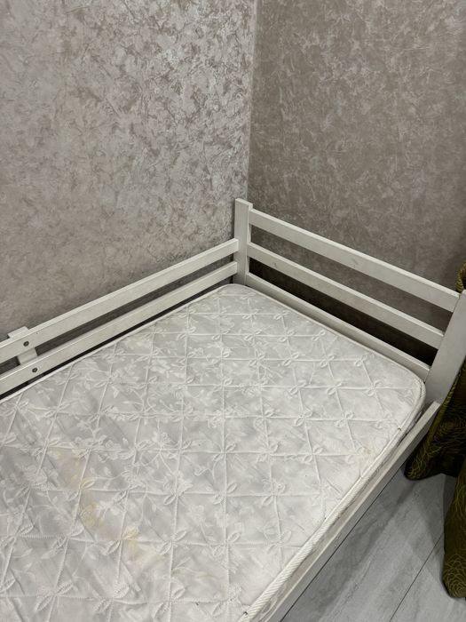 Продам кровать детскую