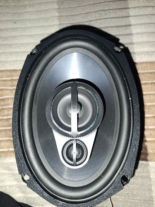 Колонка почти новые