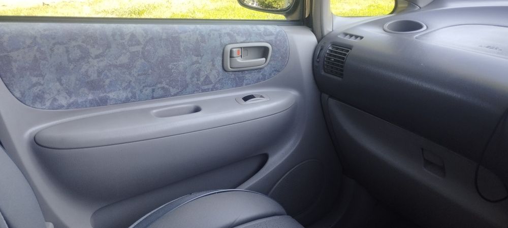 Автомобиль Toyota Spasio