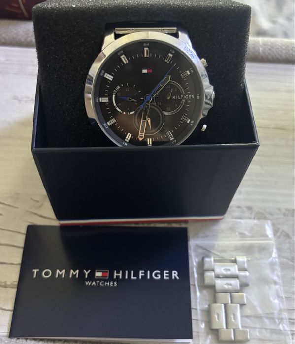Часы Tommy Hilfiger