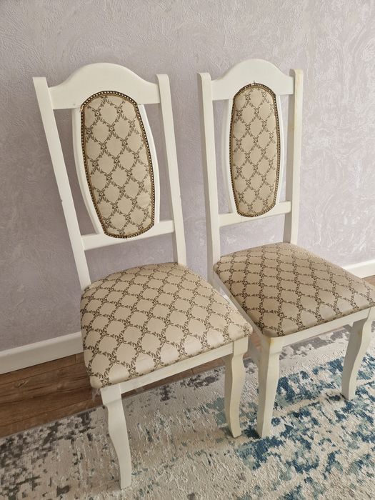 Стол, стулья по 4 шт