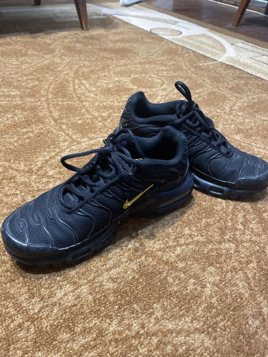 Маратонки марка Nike i Adidas без забележка