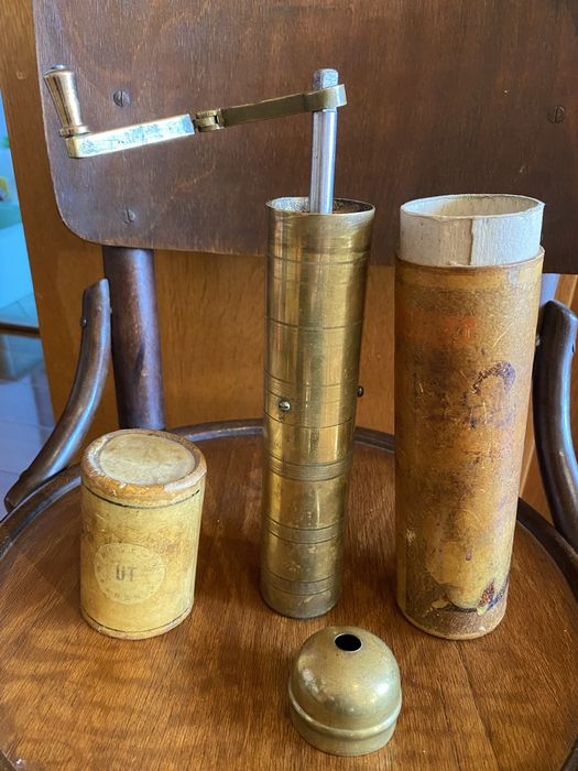 Rasnita vechie cutie originala