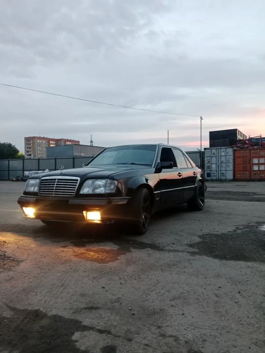 Продам Мерседес 124 волчек