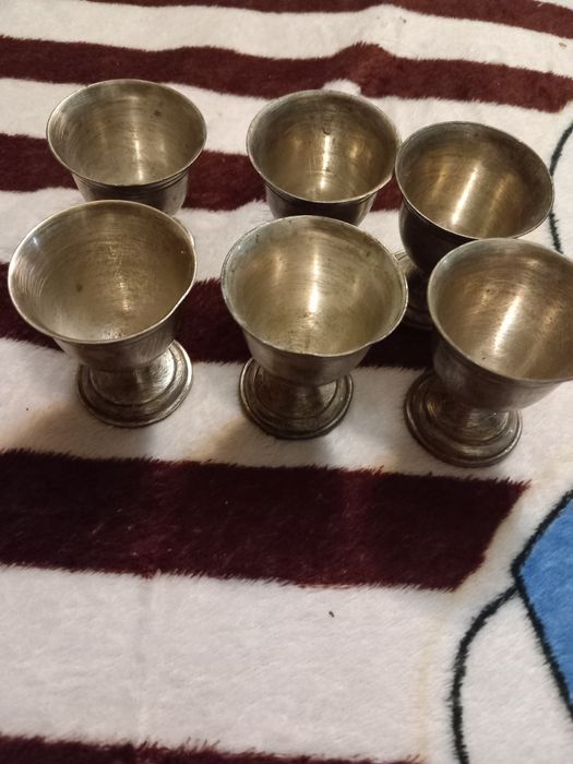 PAHARE VECHI ALPACA DIN ALUMINIU de vinzare foarte vechi