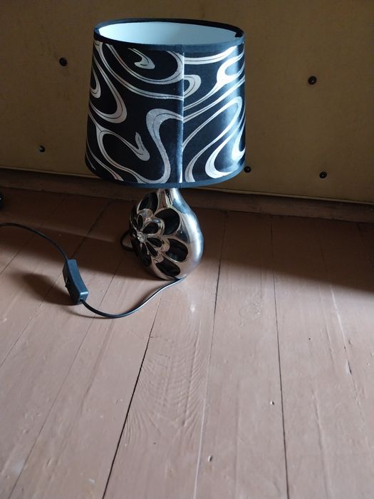 Продавам нощна лампа в много добро састояние веднъж е използвана и е м