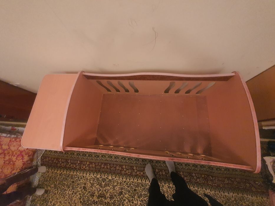 Detski kravat holati alo uyda joy egallab yotganiga sotvommiza